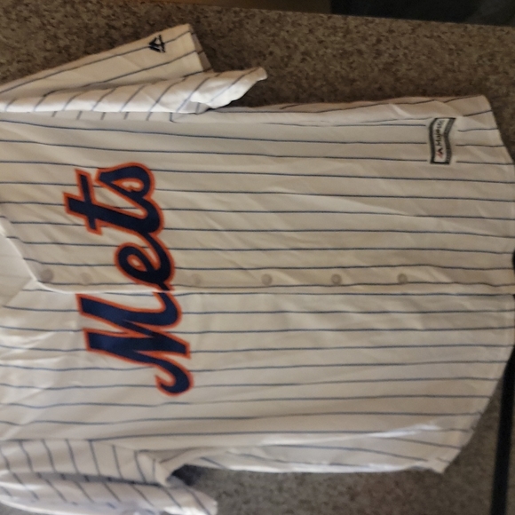 Baseball jersey its large I can't seem to change the size. - Picture 3 of 8